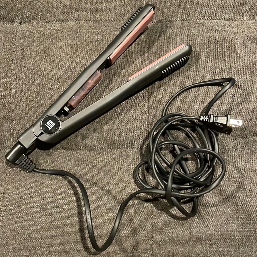 Hot Tool straightening iron